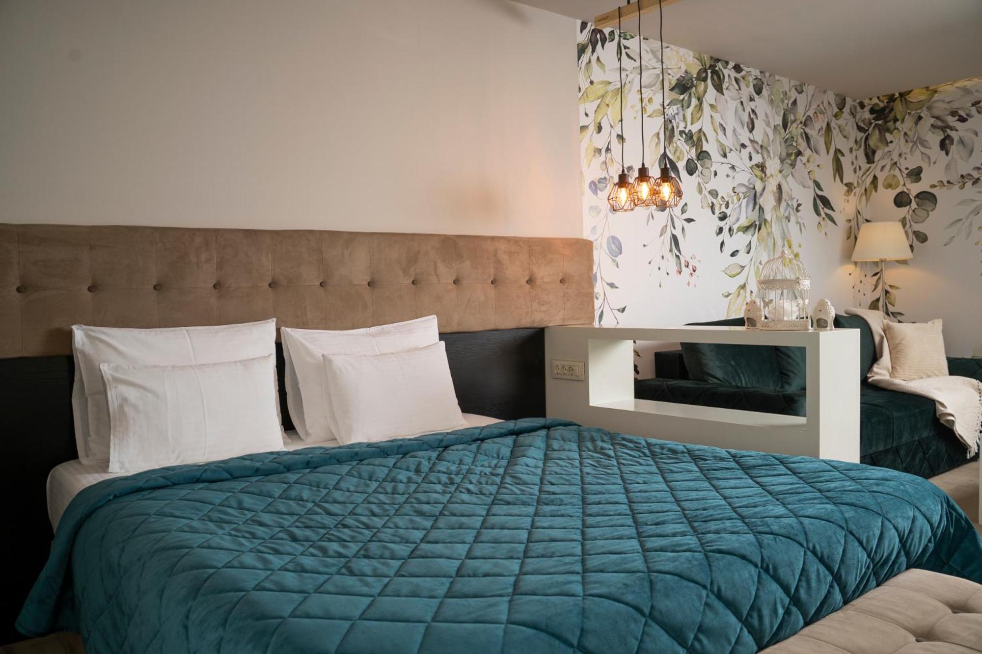 Akacija Luxury Suites Belgrad Oda fotoğraf