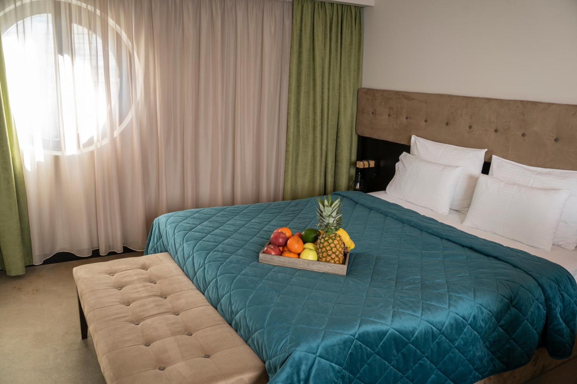 Akacija Luxury Suites Belgrad Oda fotoğraf