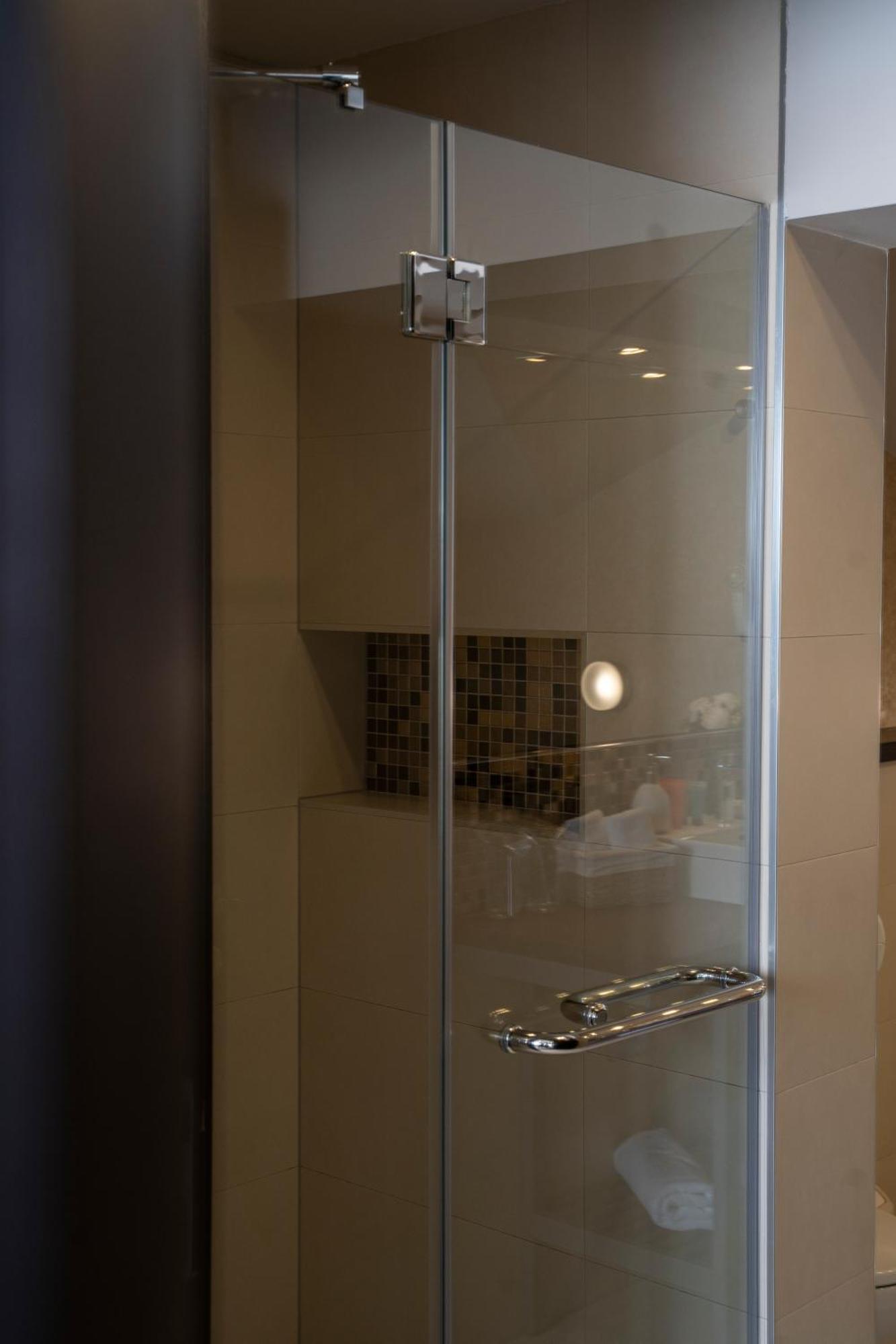 Akacija Luxury Suites Belgrad Oda fotoğraf