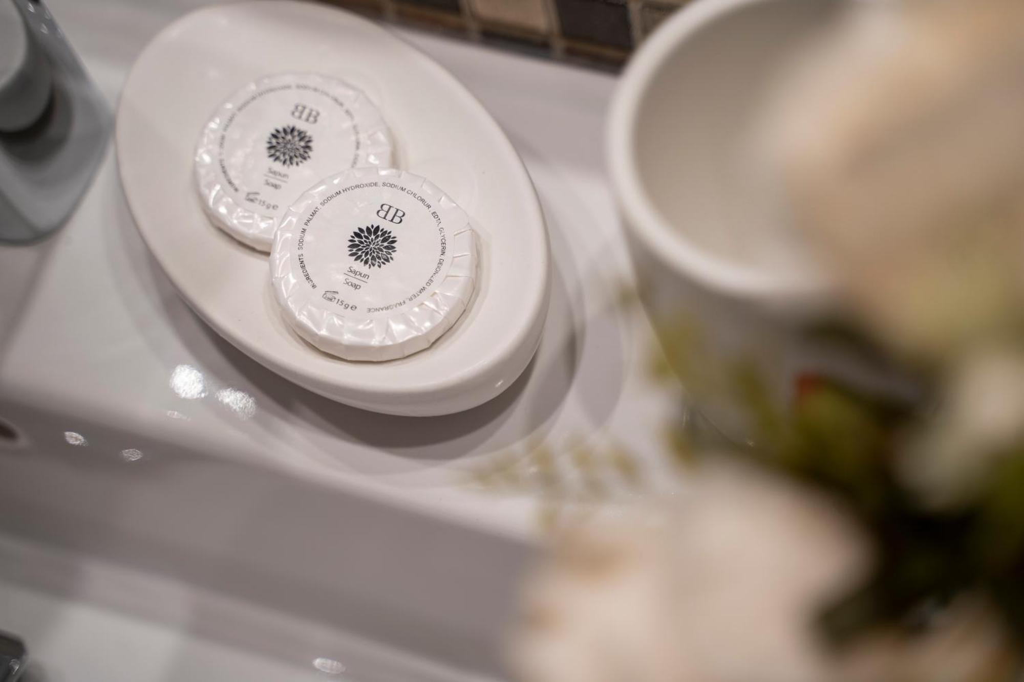 Akacija Luxury Suites Belgrad Oda fotoğraf